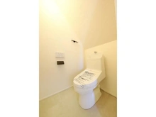 【神奈川県/横浜市神奈川区白幡町】神奈川区白幡町　戸建 トイレ：1階