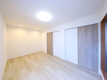 【神奈川県/横浜市神奈川区白幡町】神奈川区白幡町　戸建 洋室：約7.6帖