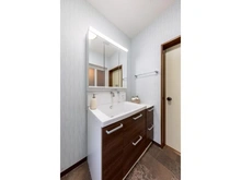 【大阪府/吹田市千里山西】吹田市千里山西六丁目　中古戸建 洗面所