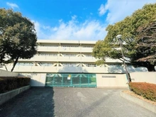【大阪府/吹田市千里山西】吹田市千里山西六丁目　中古戸建 南千里中学校（現地より約1,600m）