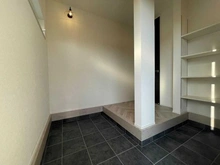 【兵庫県/伊丹市行基町】伊丹市行基町　B号地 玄関