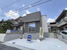 【大阪府/箕面市粟生新家】箕面市粟生新家三丁目　新築戸建 外観