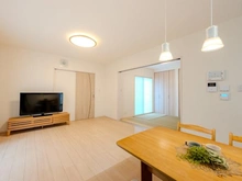 【大阪府/茨木市山手台新町】茨木市山手台新町三丁目　戸建 リビング・ダイニング