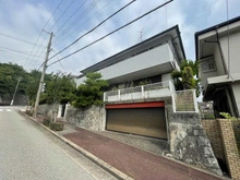 【兵庫県/宝塚市逆瀬台】宝塚市逆瀬台5丁目　戸建 アプローチ