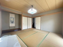 【大阪府/高槻市南平台】高槻市南平台五丁目　中古戸建 和室：1F/家具調度品は価格に含まれません