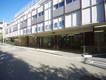 【兵庫県/宝塚市雲雀丘】宝塚市雲雀丘二丁目　中古戸建  阪急宝塚線「雲雀丘花屋敷」駅（現地より約575m）：徒歩約8分
