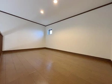 【兵庫県/西宮市上甲東園】西宮市上甲東園三丁目　中古戸建 2階：約7.0帖洋室上部のロフト部分