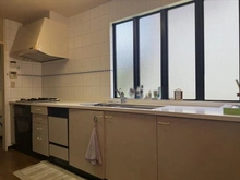 【兵庫県/宝塚市中山桜台】宝塚市中山桜台七丁目　中古戸建 キッチン：家具調度品は価格に含まれません