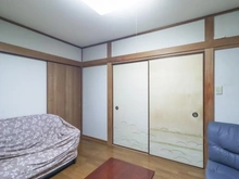 【兵庫県/西宮市中島町】西宮市中島町　中古戸建 リビング：※家具調度品は価格に含まれません（2025年11月撮影）