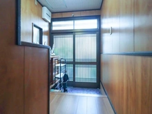 【兵庫県/西宮市中島町】西宮市中島町　中古戸建 玄関：※家具調度品は価格に含まれません（2025年11月撮影）