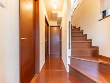 【神奈川県/横浜市青葉区松風台】青葉区松風台　中古戸建 廊下