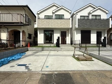 【神奈川県/横浜市泉区和泉町】泉区和泉町　新築戸建て　B号棟 外観：【全2棟／左側】