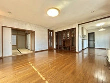 【神奈川県/横浜市青葉区柿の木台】青葉区柿の木台　中古戸建 リビング