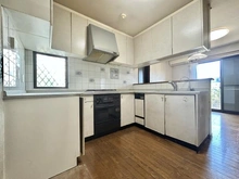 【神奈川県/横浜市青葉区柿の木台】青葉区柿の木台　中古戸建 キッチン