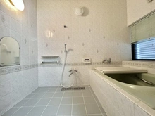 【神奈川県/横浜市青葉区柿の木台】青葉区柿の木台　中古戸建 浴室