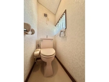 【神奈川県/横浜市青葉区柿の木台】青葉区柿の木台　中古戸建 トイレ：2階