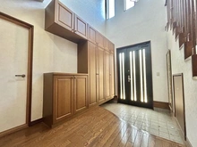 【神奈川県/横浜市青葉区柿の木台】青葉区柿の木台　中古戸建 玄関