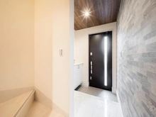 【千葉県/千葉市花見川区幕張本郷】幕張本郷4丁目　中古戸建 玄関