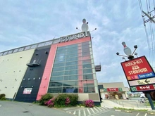 【東京都/立川市上砂町】立川市上砂町5丁目　中古戸建 ラウンドワンスタジアム武蔵村山店（現地より約1,800m）
