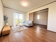 【神奈川県/横浜市青葉区荏田西】青葉区荏田西3丁目　新築戸建て リビング：（奥）洋室