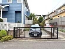【神奈川県/横浜市青葉区奈良】青葉区奈良2丁目　中古戸建 駐車スペース：２台駐車可能（車種によります）