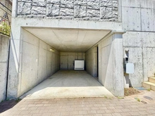 【神奈川県/横浜市青葉区桂台】横浜市青葉区桂台2丁目　中古戸建 駐車場