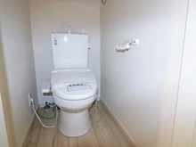 【神奈川県/横浜市緑区長津田】緑区長津田1丁目 新築戸建て 1号棟 トイレ:1階