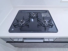 【神奈川県/相模原市南区相南】相模原市南区相南3丁目　新築戸建　1号棟 キッチン：三口コンロ