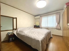 【神奈川県/横浜市泉区領家】泉区領家三丁目 中古戸建 洋室:約8.0帖
家具調度品は価格に含まれません