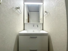 【神奈川県/横浜市泉区領家】泉区領家三丁目 中古戸建 洗面所:2階の洗面化粧台です。