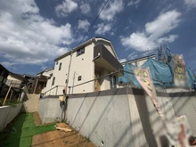 【神奈川県/横浜市緑区いぶき野】緑区いぶき野　新築戸建て　2‐B号棟 建築中の外観