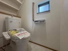 【神奈川県/横浜市緑区いぶき野】緑区いぶき野　新築戸建て　2‐E号棟 トイレ