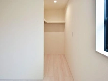 【神奈川県/横浜市鶴見区朝日町】鶴見区朝日町2丁目　新築戸建て2号棟　 収納