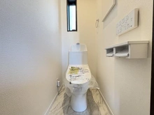 【神奈川県/横浜市港北区高田西】港北区高田西5丁目　新築戸建 トイレ