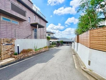 【神奈川県/横浜市青葉区青葉台】青葉区青葉台1丁目　中古戸建 前面道路