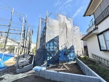 【神奈川県/横浜市都筑区二の丸】横浜市都筑区二の丸　新築戸建　2号棟 建築中の外観：【全2棟】