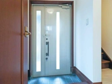 【神奈川県/横浜市青葉区大場町】青葉区大場町　中古戸建 玄関