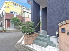 【神奈川県/横浜市青葉区大場町】青葉区大場町　中古戸建 アプローチ