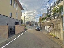 【神奈川県/横浜市青葉区田奈町】青葉区田奈町　中古戸建 前面道路