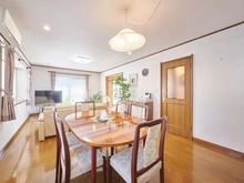 【神奈川県/横浜市青葉区あかね台】青葉区あかね台1丁目　中古戸建 リビング・ダイニング