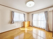 【神奈川県/横浜市青葉区あかね台】青葉区あかね台1丁目　中古戸建 洋室：2階部分　約8.0帖