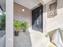 【神奈川県/横浜市青葉区あかね台】青葉区あかね台1丁目　中古戸建 ポーチ