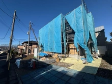 【神奈川県/横浜市青葉区大場町】青葉区大場町2期 新築戸建て 建築中の外観：全1棟正面