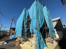 【神奈川県/横浜市青葉区大場町】青葉区大場町2期 新築戸建て 建築中の外観：全1棟正面