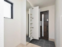 【神奈川県/川崎市麻生区王禅寺東】麻生区王禅寺東6丁目7期　3号棟 玄関