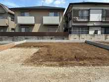 【東京都/調布市調布ケ丘】調布市調布ケ丘四丁目戸建　2号棟 現地（建築前）：全3区画・写真中央
