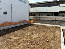 【東京都/調布市調布ケ丘】調布市調布ケ丘四丁目戸建　3号棟 現地（建築前）：全3区画・写真中央
