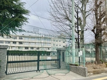 【東京都/文京区小石川】文京区小石川四丁目中古戸建  区立第一中学校（現地より約500m）