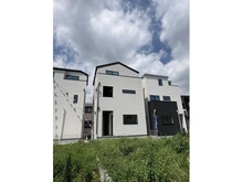 【千葉県/船橋市前原西】船橋市前原西1丁目 新築戸建　2号棟 外観：全3棟/真ん中