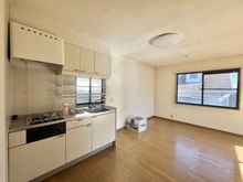 【千葉県/松戸市平賀】松戸市平賀　中古戸建 ダイニングキッチン：2階
家具調度品は価格に含まれません